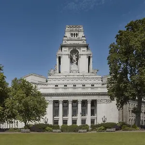 https://four-seasons-london-ten-trinity-square.cambridgehotelsuk.com