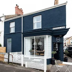 Holiday home Beautiful Two Bed Flat - With Parking Space